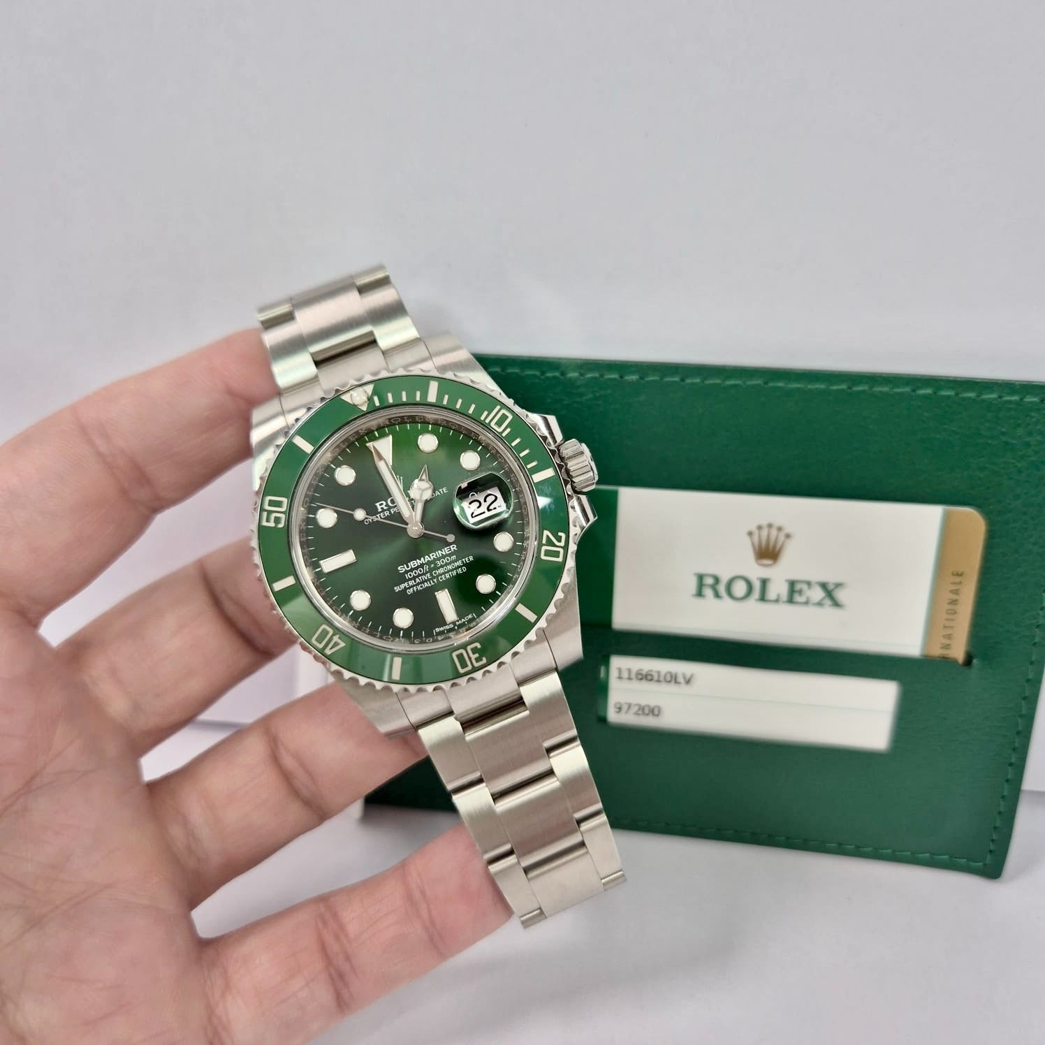 Rolex Submariner / Green ( Hulk)